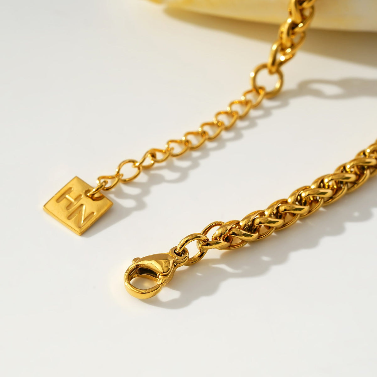 Style ALBANY: Chunky Gold Chain Bracelet