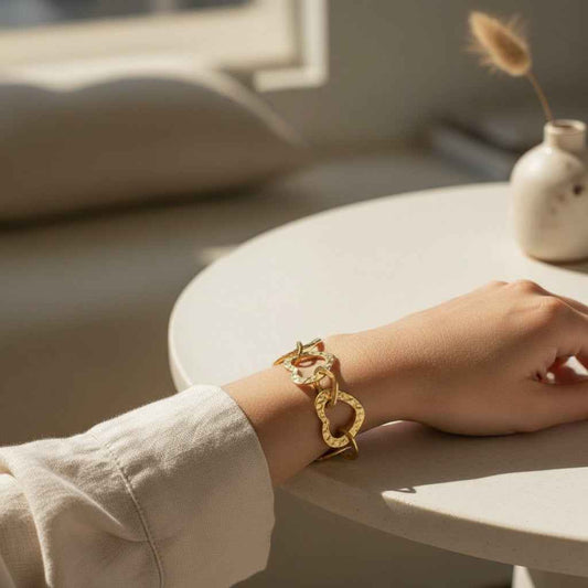 Linked Heart Bracelet - Gold Stainless Steel