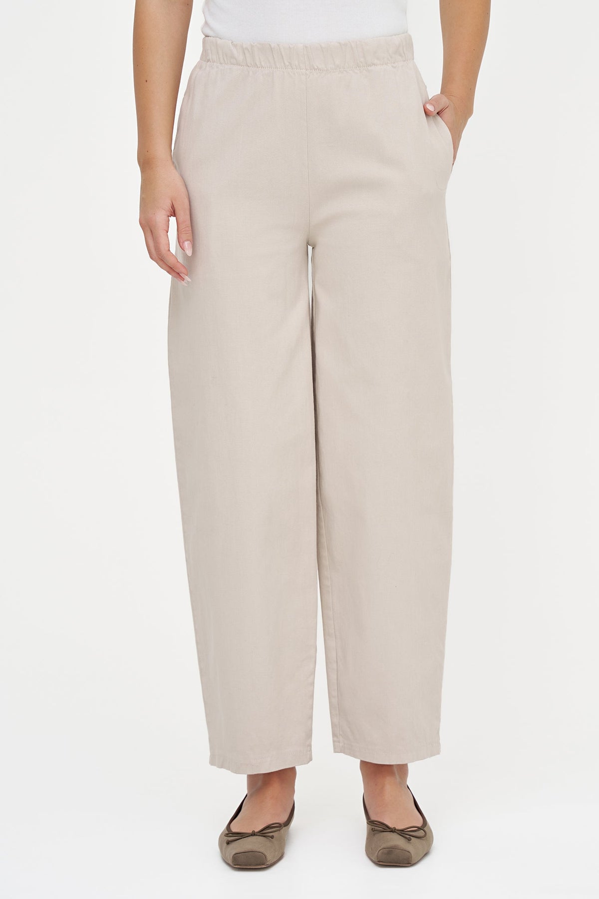 Women's Woven Barrel-Leg Pull-On Pants