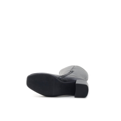 JUDITH HAUTE