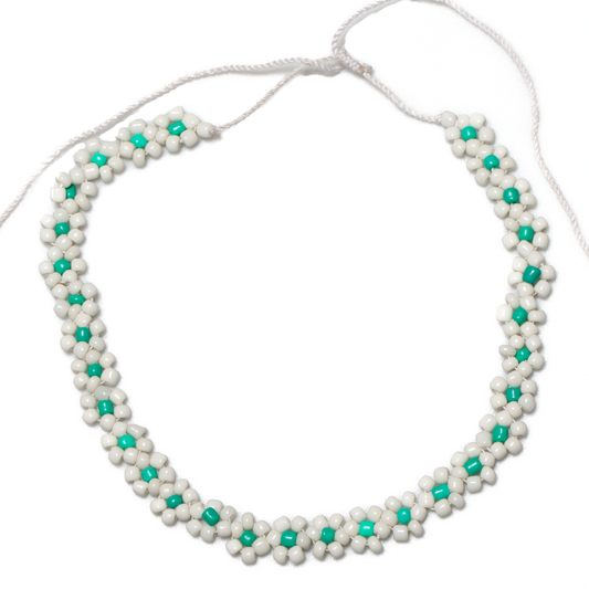 Short Daisy Necklace