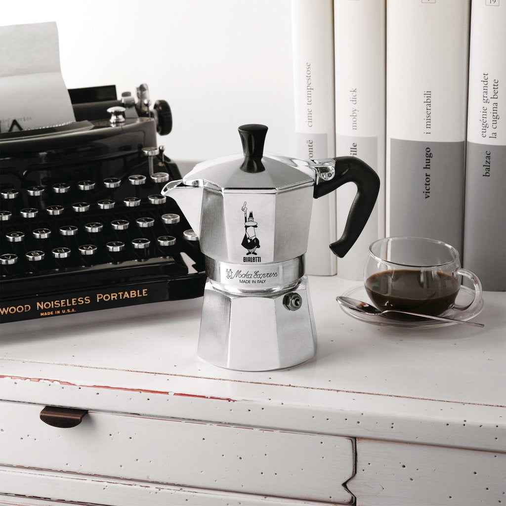 BIALETTI - Moka Express: Iconic Stovetop Espresso Maker, Makes Real Italian Coffee, Moka Pot 12 Cups (22 Oz - 670 Ml), Aluminium, Silver 🍁 All In One Marketplace Canada