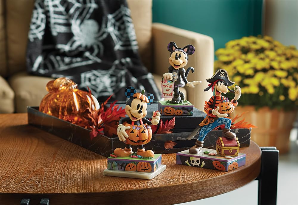 Enesco Disney Traditions by Jim Shore Halloween Goofy Wearing Pirate Costume Figurine, 7.5 Inch, Multicolor