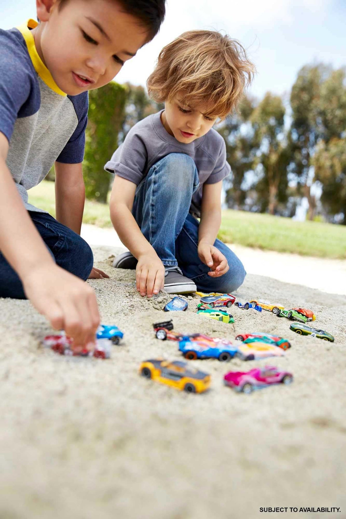 Hot Wheels Toy Cars & Trucks 20-Pack, Set of 20 1:64 Scale Vehicles for Play or Display, Instant Collection (Styles May Vary) 🍁 All In One Marketplace Canada