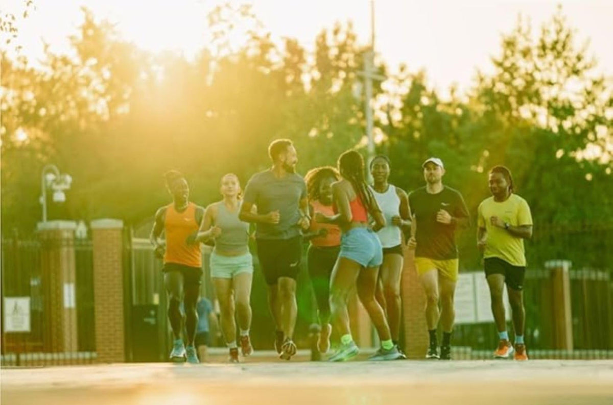 Saucony Women's RunDry Performance Selective Cushion Socks, Available in S-L (6, 12 Pairs), Black Basic (12 Pairs), Medium 🍁 All In One Marketplace Canada