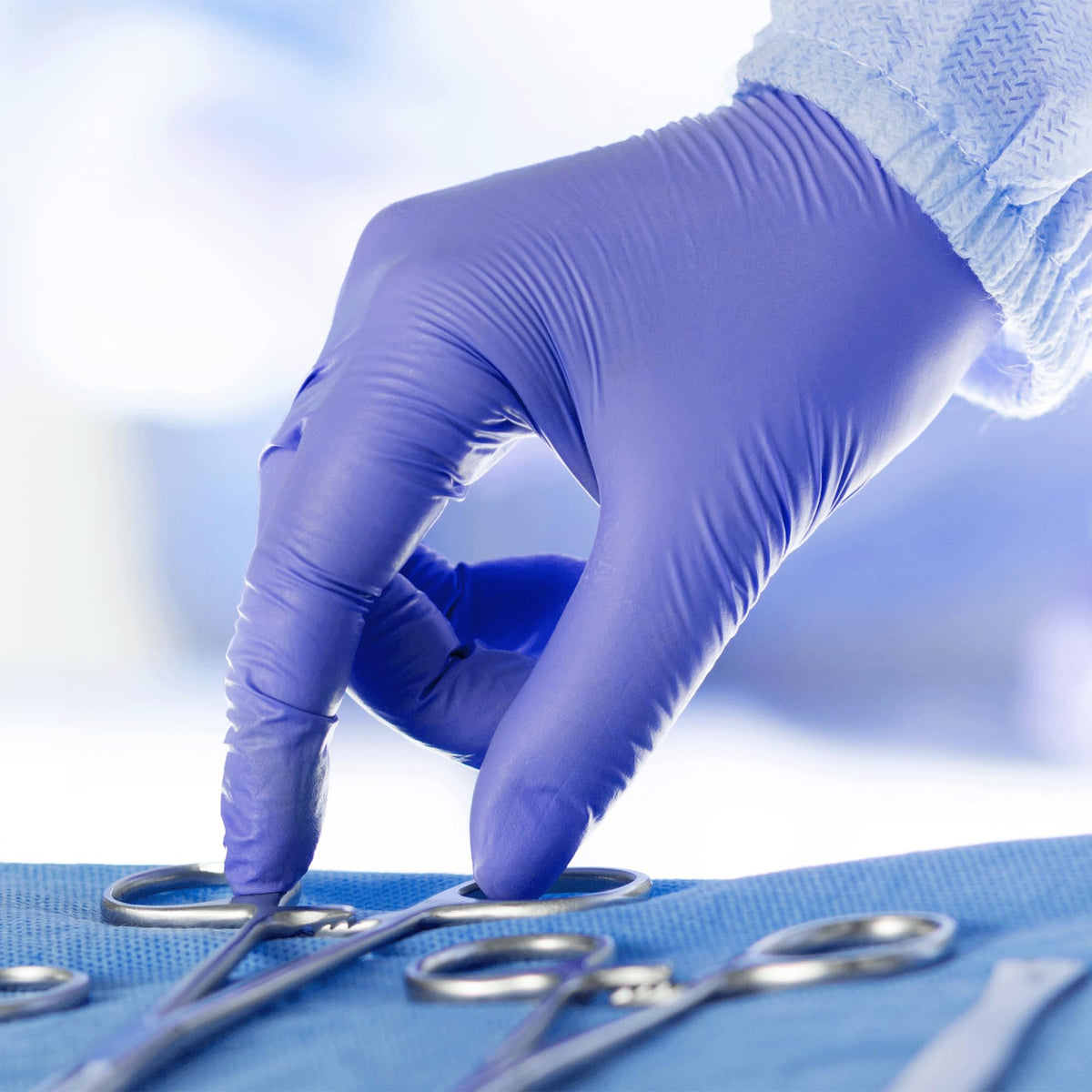 Medicom AssureTouch Pure Nitrile Medical Exam Gloves, Large 3-Mil 200 Count, Disposable Latex Free Gloves, Powder Free 🍁 All In One Marketplace Canada