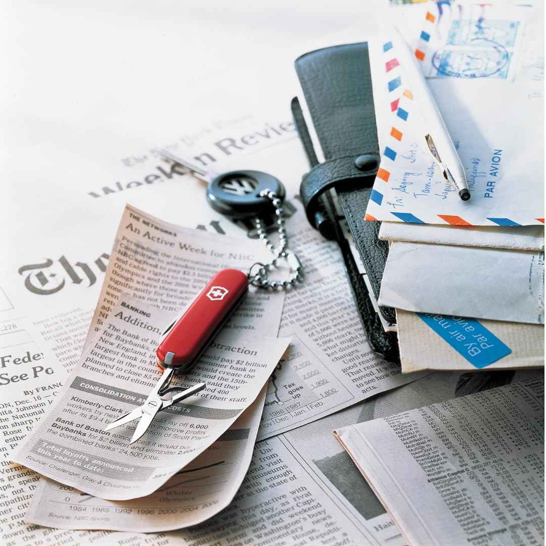 Victorinox Classic SD Swiss Army Knife, Compact, 7 Functions, Swiss Made Pocket Knife with Small Blade, Screwdriver and Key Ring - Style Icon (Red) 🍁 All In One Marketplace Canada