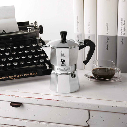 Bialetti - Moka Express: Iconic Stovetop Espresso Maker, Makes Real Italian Coffee, Moka Pot 3 Cups (4.3 Oz - 130 Ml), Aluminium, Silver 🍁 All In One Marketplace Canada