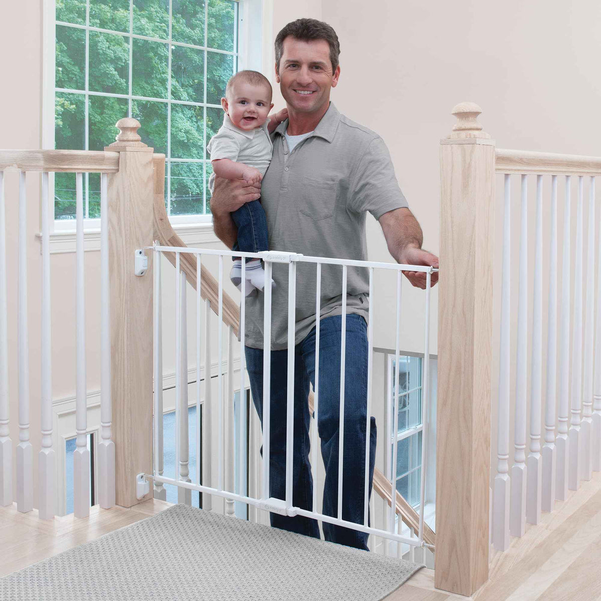 Safety 1st Top of Stairs Expanding Metal Gate, White, Adjustable Width 27"-42" Height 28" (GA090CWHOF2) 🍁 All In One Marketplace Canada