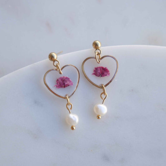 Boucles d’oreilles Perla - gypsophile fuschia - coeur (moyen)