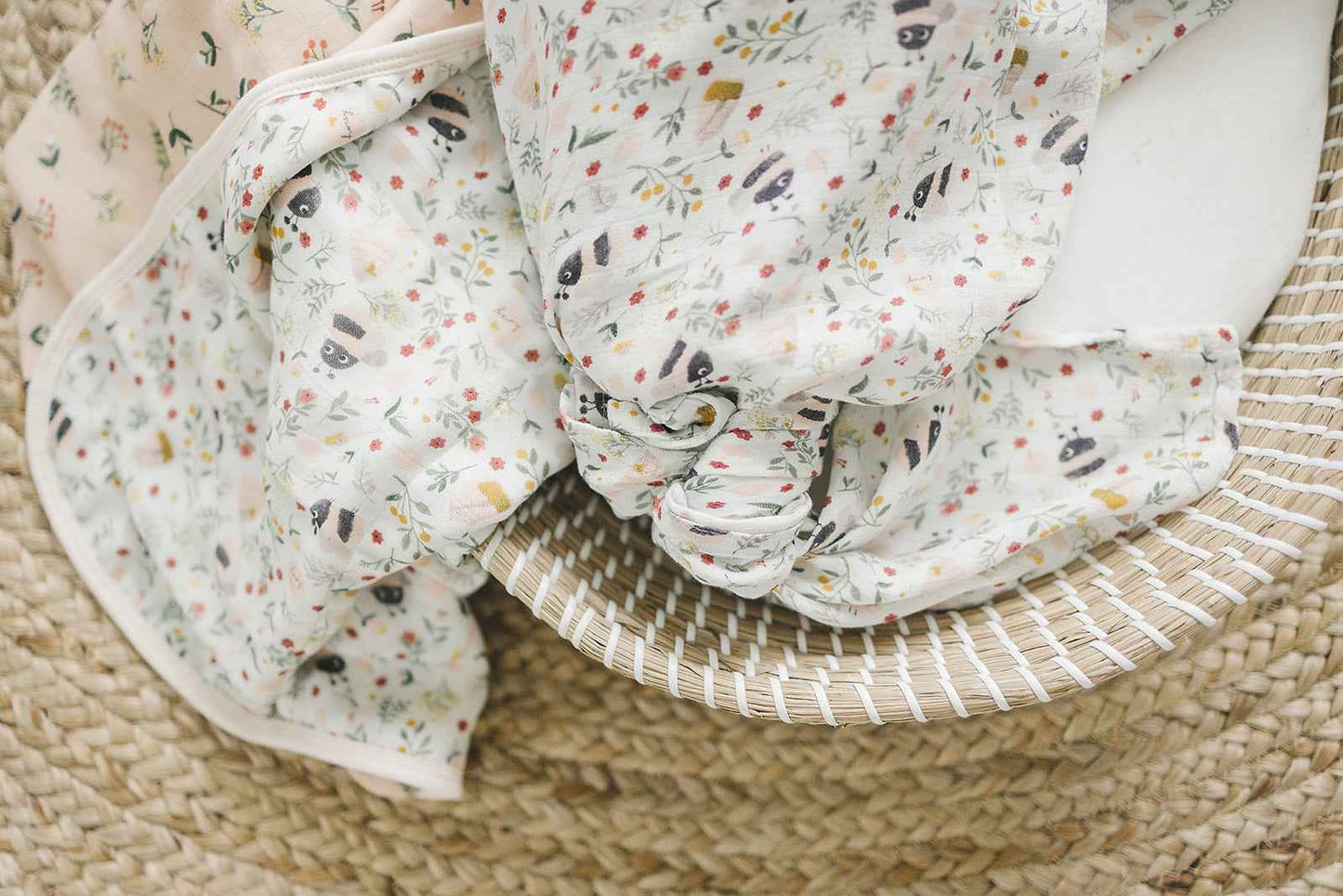 Muslin Quilt - Bumble Bees