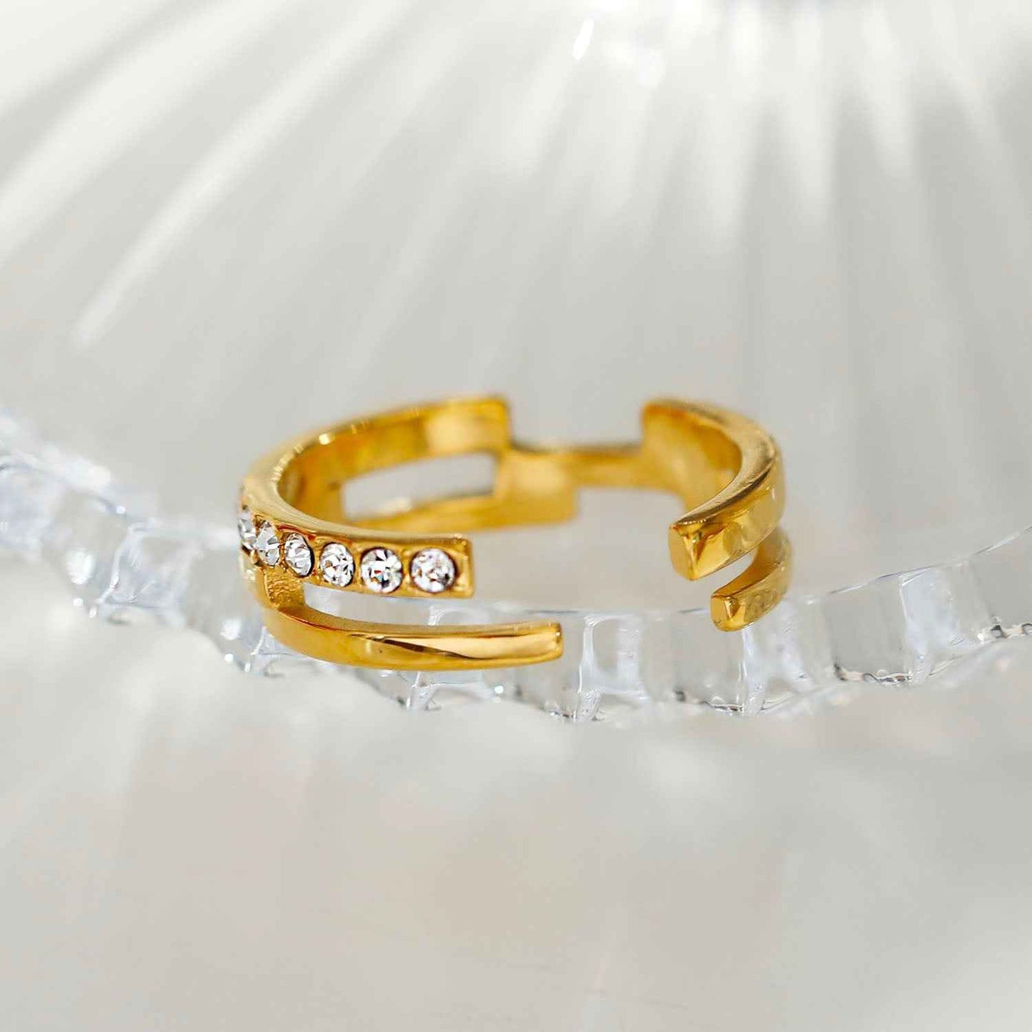 PEDRA: Parallel Multi Stacked Zirconia Embellished Ring