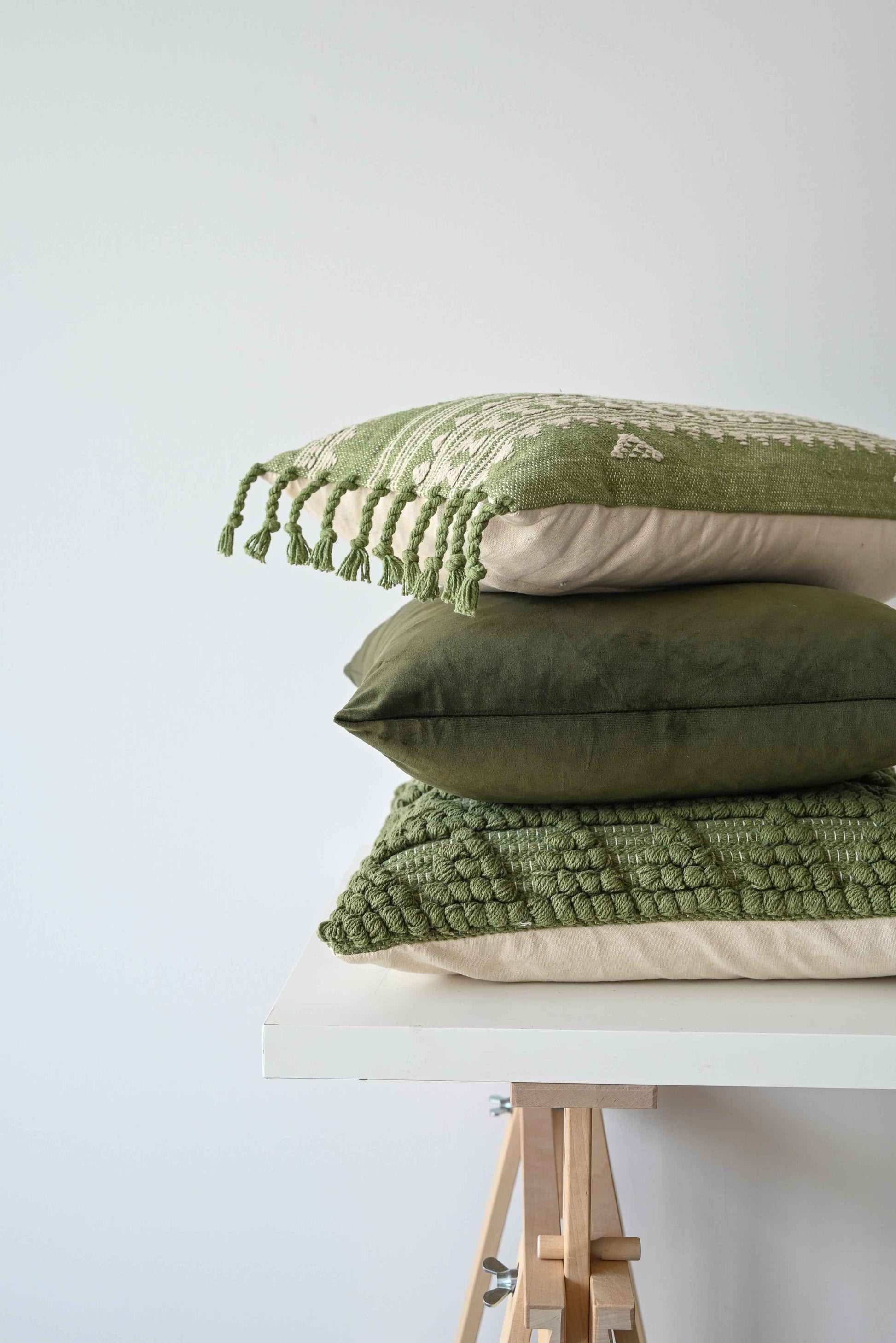 VELVET - OLIVE 18"