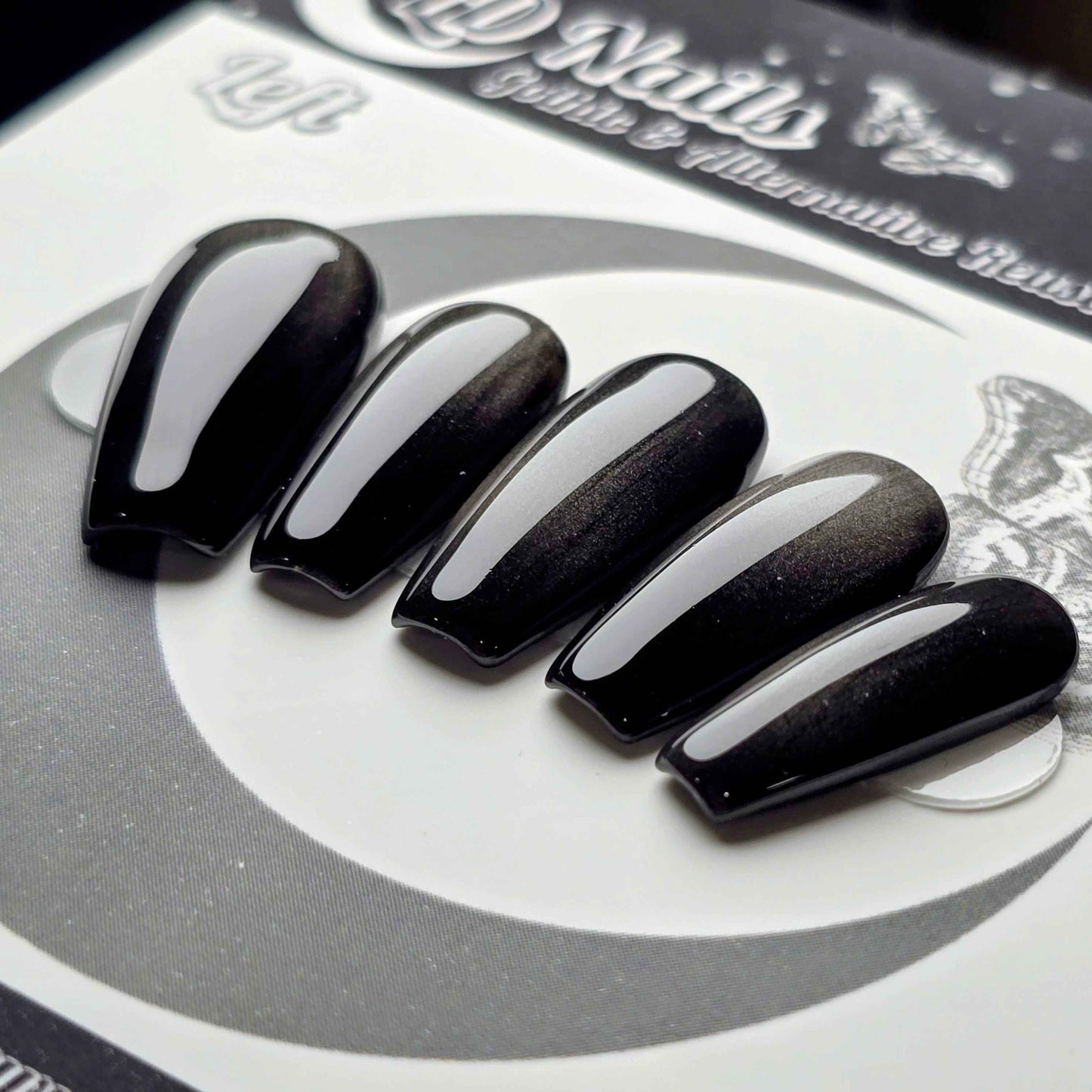 Grave Silk Cat Eye