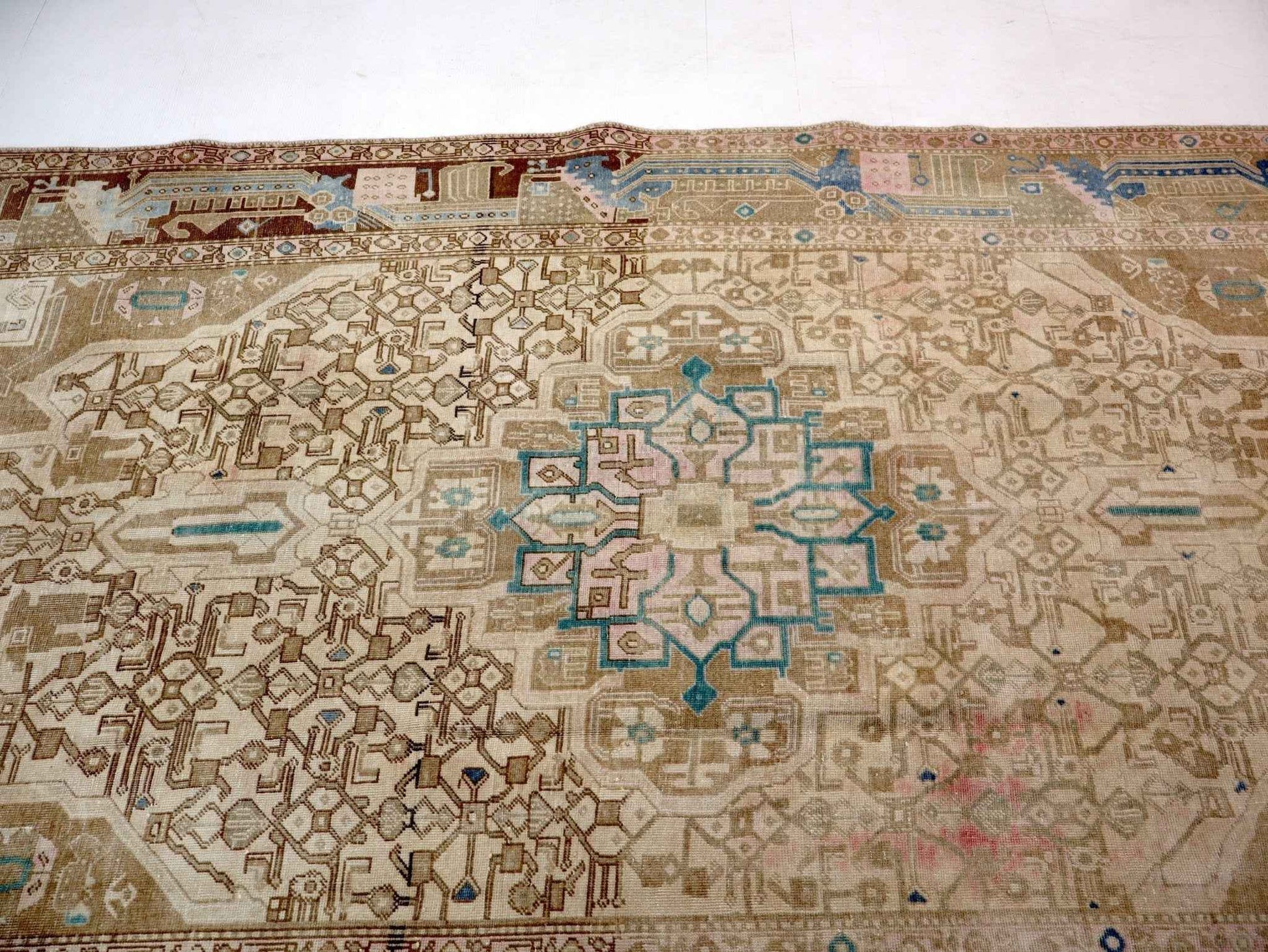 Persian Nahavand Rug | 5' 1” x 9' 4"