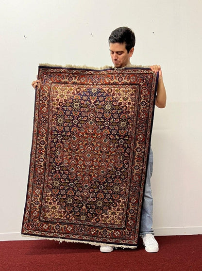 ペルシャ タブリーズ産絨毯 | 142cm x 97cm