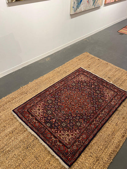 ペルシャ タブリーズ産絨毯 | 142cm x 97cm