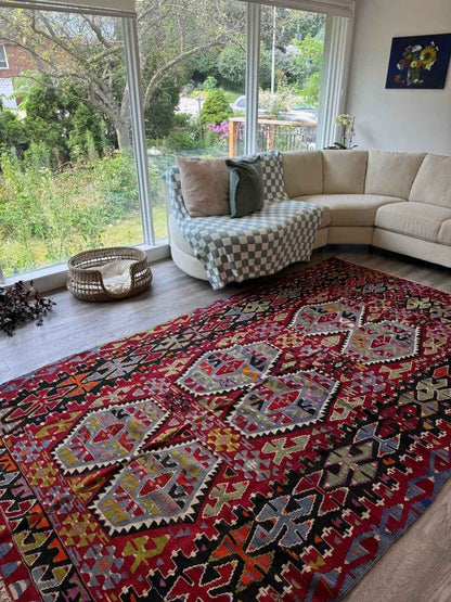 Turkish Uşak Eşme Kilim | 5' 11" x 10' 4"